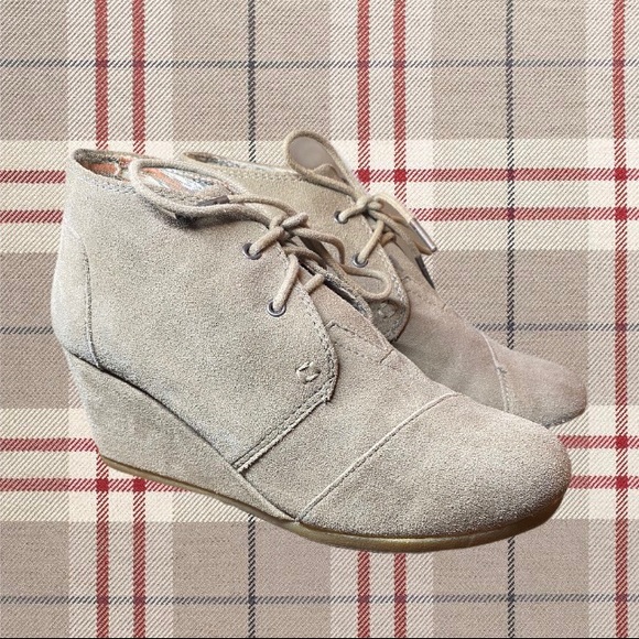 Toms Kala beige suede ankle boots booties ties city-style wedgies size 8 #1354 - Picture 7 of 8